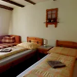Pod Branou 3*